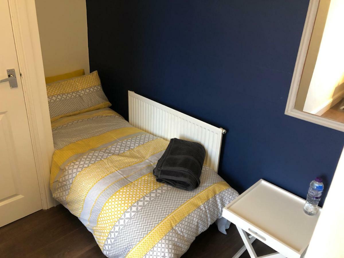 Hilton House Villa Barnsley Luaran gambar