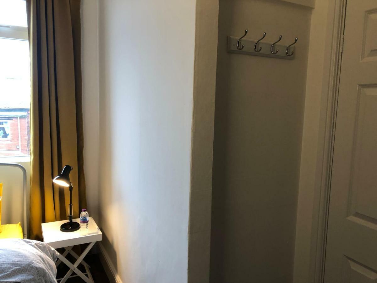 Hilton House Villa Barnsley Luaran gambar