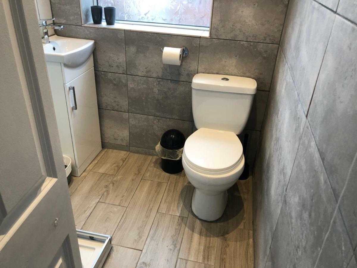 Hilton House Villa Barnsley Luaran gambar
